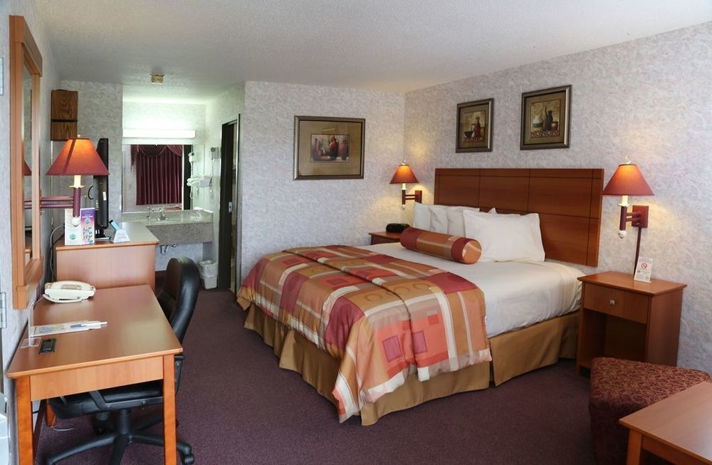 Budget - 2* Roxboro